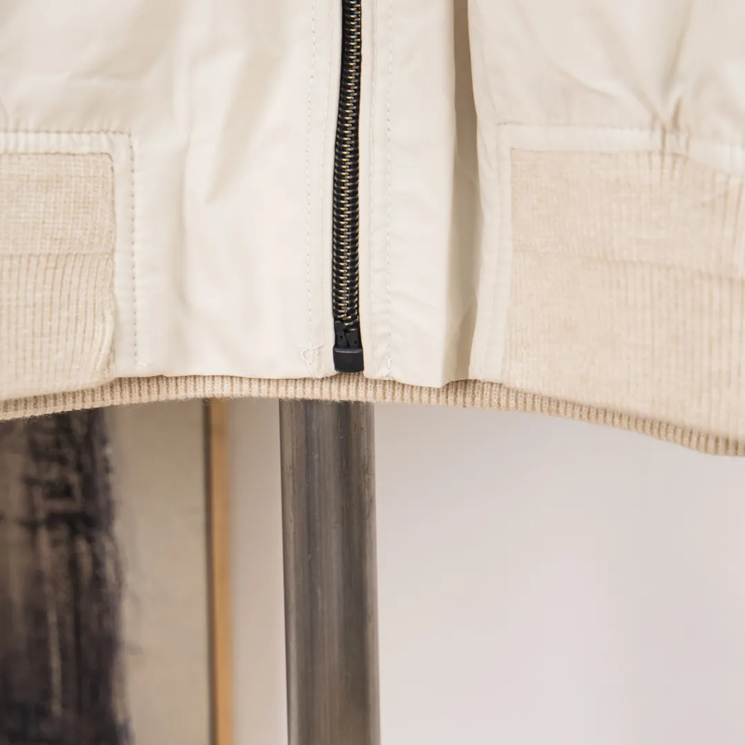 P360 zp version [exclusive supply] - Ralph Lauren/Ralph Lauren SS25 new double-layer windproof and water-repellent classic old cadre style light casual jacket - double-layer design, same color inside and outside S237 high-density micro-water-repellent craft fabric (100% T) ✅ | - Custom-woven double-layer rabbit velvet stitched thread, non-market misprinted mercerized cotton ✅ - Customized two-color webbing strip on the back collar, with zipper side pockets inside ✅ - POLO brand zipper, genuine leather zipper piece, dark and light two-color buttons ✅ - RL25SS new jacket fabric is made of lightweight polyester fiber, windproof and waterproof, more lightweight, suitable for travel or daily outdoor sports, simple line design and wide and neat tailoring, unisex style for both men and women, good for commuting, classic and durable, Color: Black, Gray White, Light Card Size: S M L XL Number: WW10740